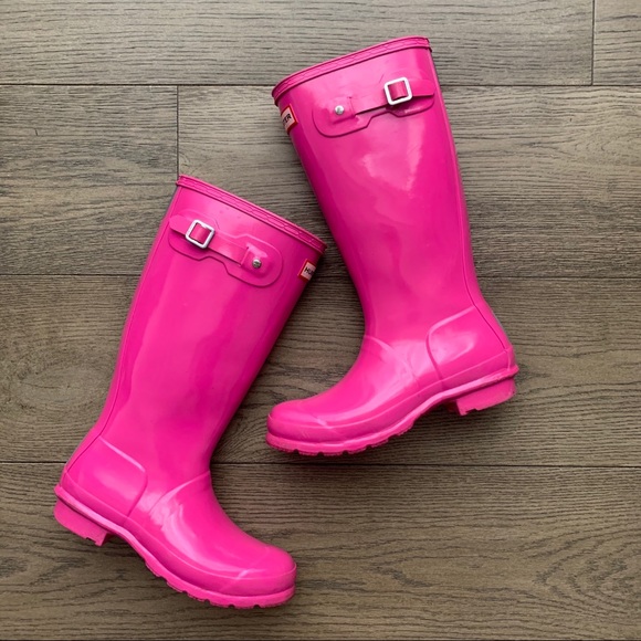 hot pink rain boots